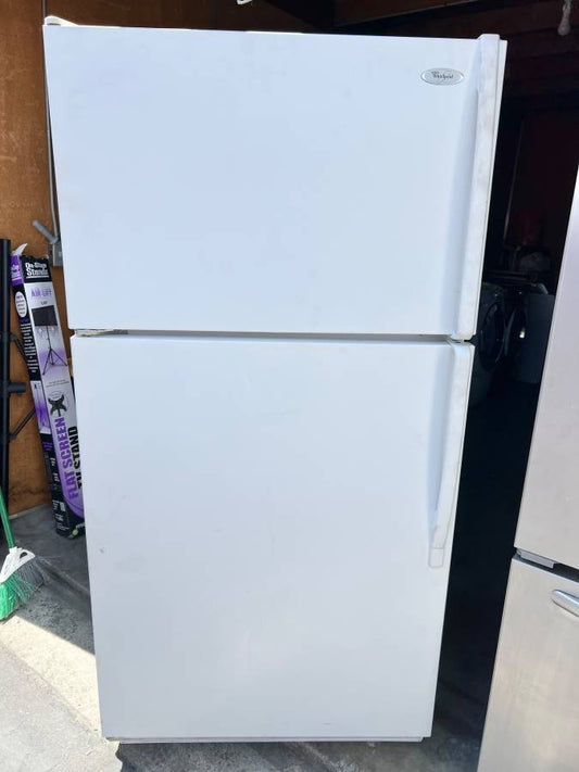 32 Inch Whirlpool ET1FTEXSQ00 21 cu. ft. Top-Freezer Refrigerator , White , Used Condition ,  Freestanding  , Automatic Defrost , Spill Safe Shelves , Gallon Door Storage ,