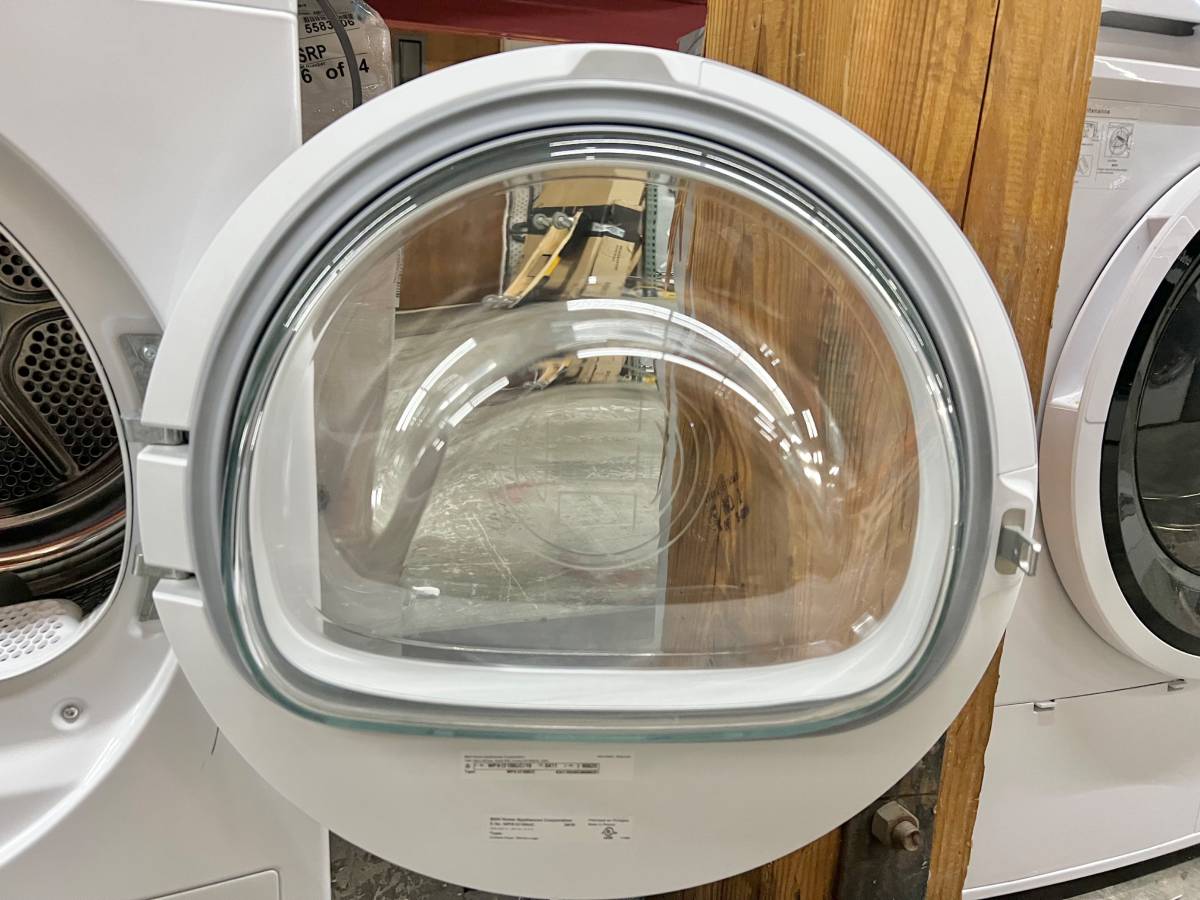 24 Inch Bosch Washer and Dryer Energy Star White Set New Open Box , Energy Star , ADA , Stackable, Washer Model : WGA14400UC Dryer Model : WPA12100UC