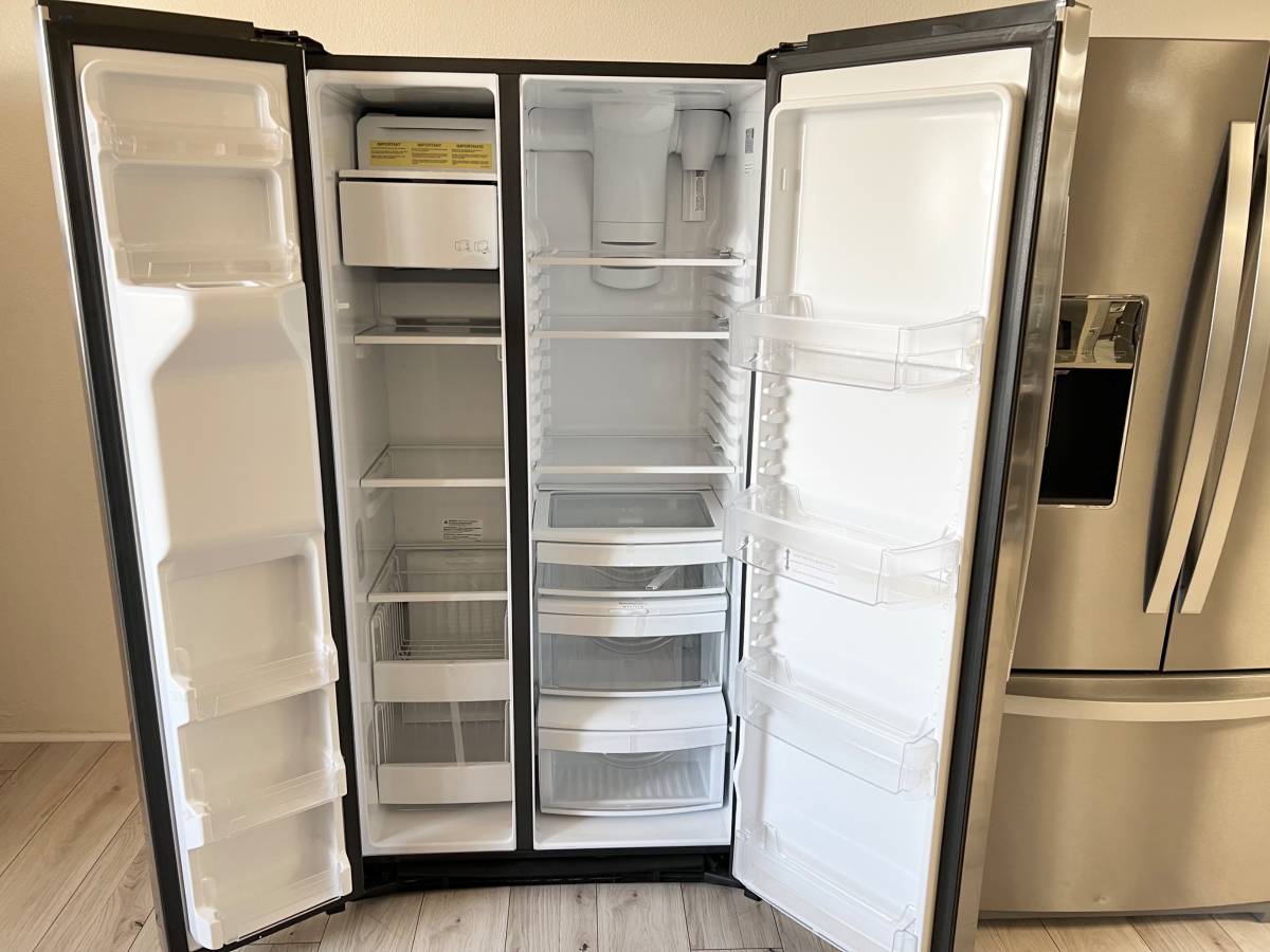 36 INCH GE GZS22IYNYHFS Counter Depth Side by Side Freestanding Refrigerator * New Open Box * 21.8 Cu. Ft. , Showcase LED Lighting, External Filtered Water Dispenser , Ice Dispenser AHAM Fingerprint Resistant Stainless Steel .