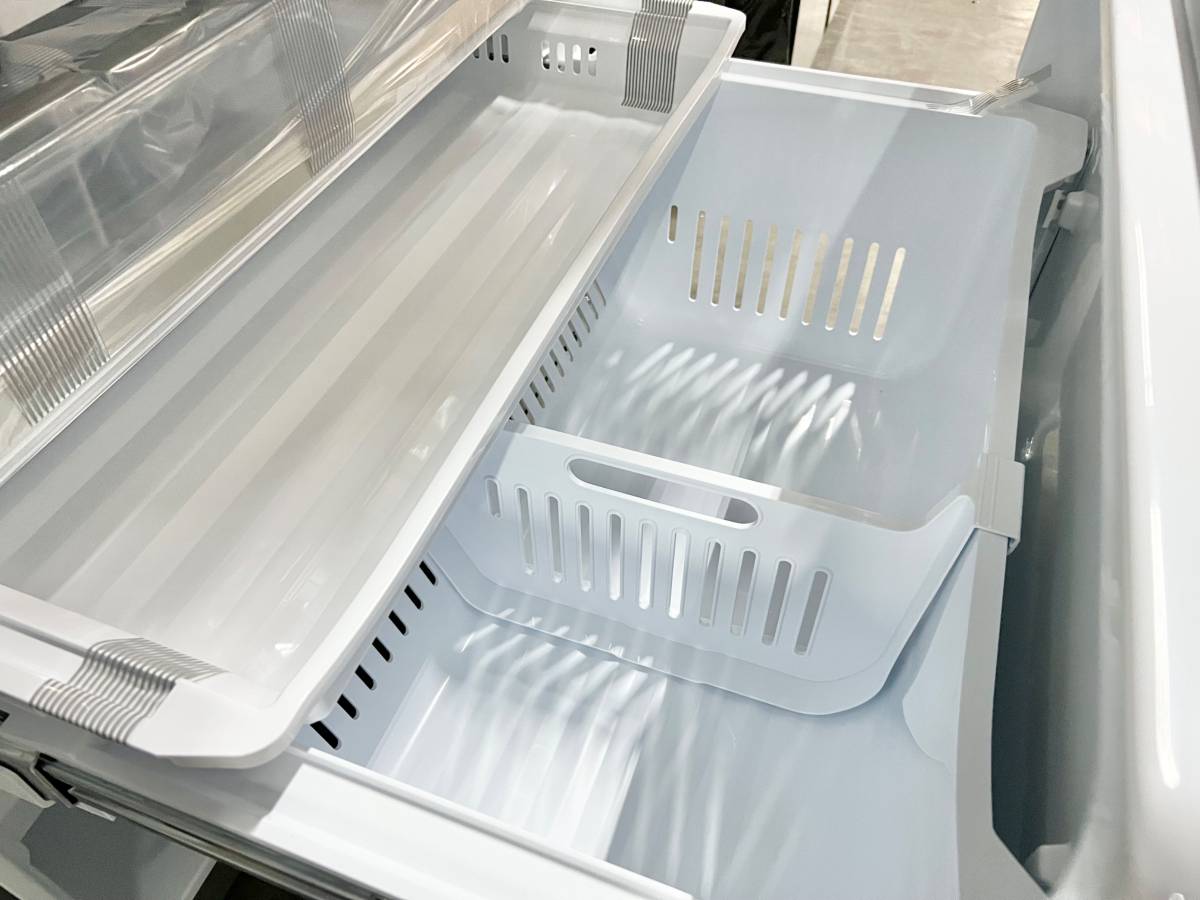 36 INCH LG LRYKC2606S Counter-Depth MAX French Door Refrigerator  Smart  26 Cu. Ft., 4 Split Shelves, UV nano Dispenser, 3 Ice Maker,  ADA , Print Proof Stainless Steel .