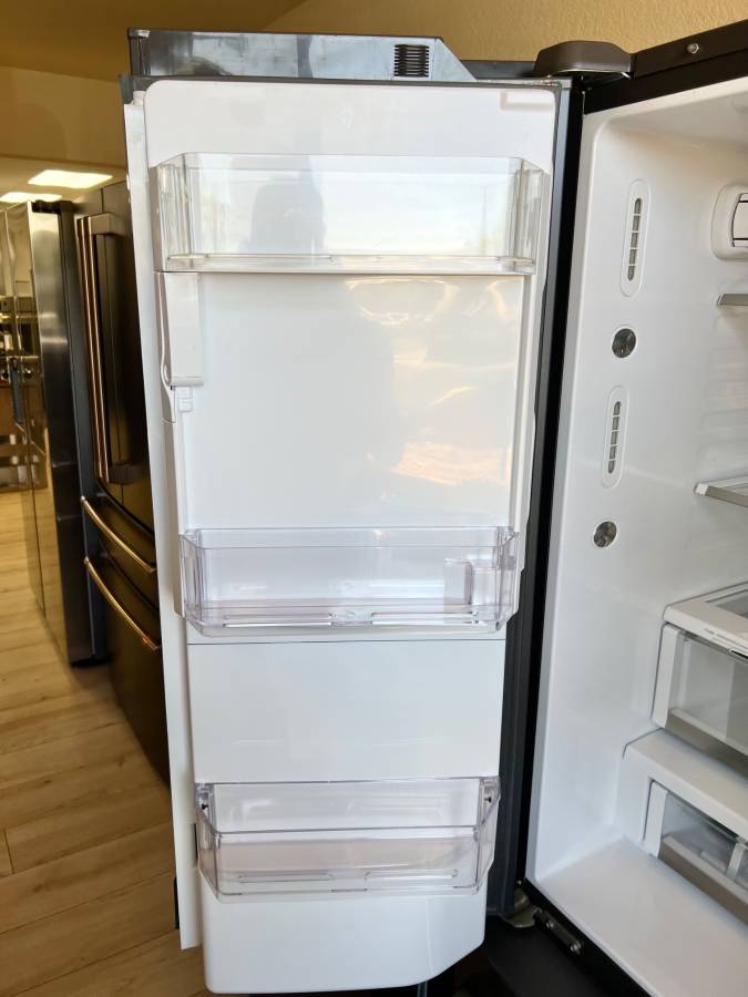 36 Inch GE Cafe CYE22TP3MJD1 Counter Depth French Door Refrigerator * New Open Box * Smart Refrigerator  22.2 Cu. Ft., Precise Fill, TwinChill Evaporators, Wi-Fi, Hot Water Dispenser, ADA  ENERGY STAR,Matte Black  Brushed Stainless Handles