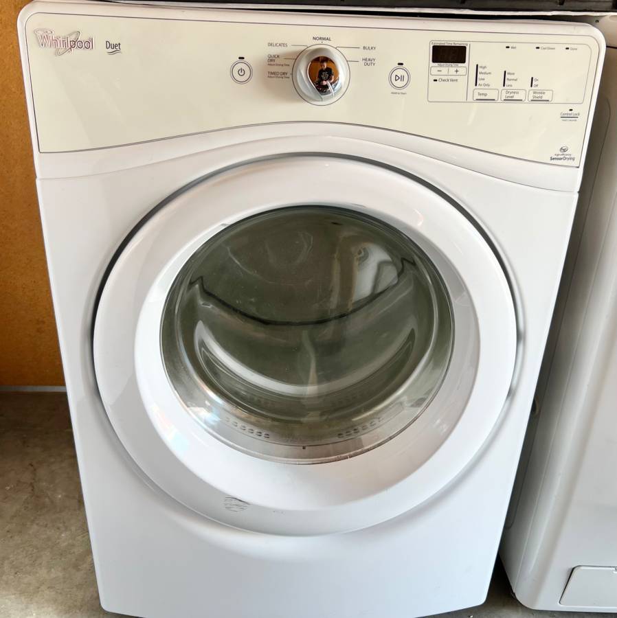 27 INCH Whirlpool Duet WED70HEBW Electric Dryer 7.4 cu. ft. White , Used Condition , LED , Wrinkle Shield , Quad Baffles, ADA , 30 AMP , 60Hz, 240V