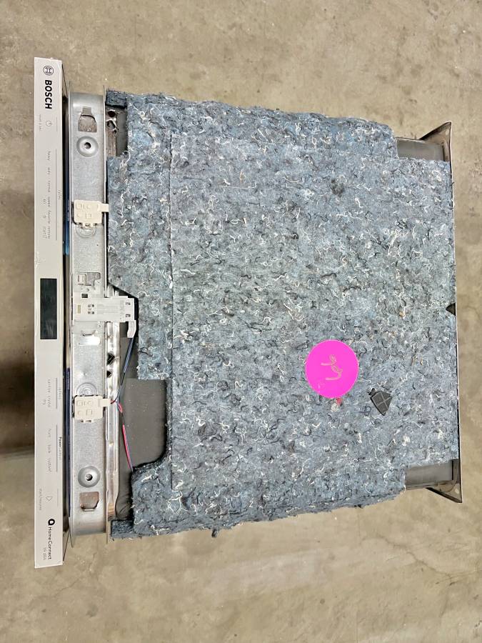 24 INCH Bosch Benchmark Series SHV9PCM3N Dishwasher * New Open Box *  PANEL READY Fully Integrated Built In Panel Ready Dishwasher , 9 Wash Cycles , Flexible 3rd Rack , 39 dBA , 16 Place Setting  *