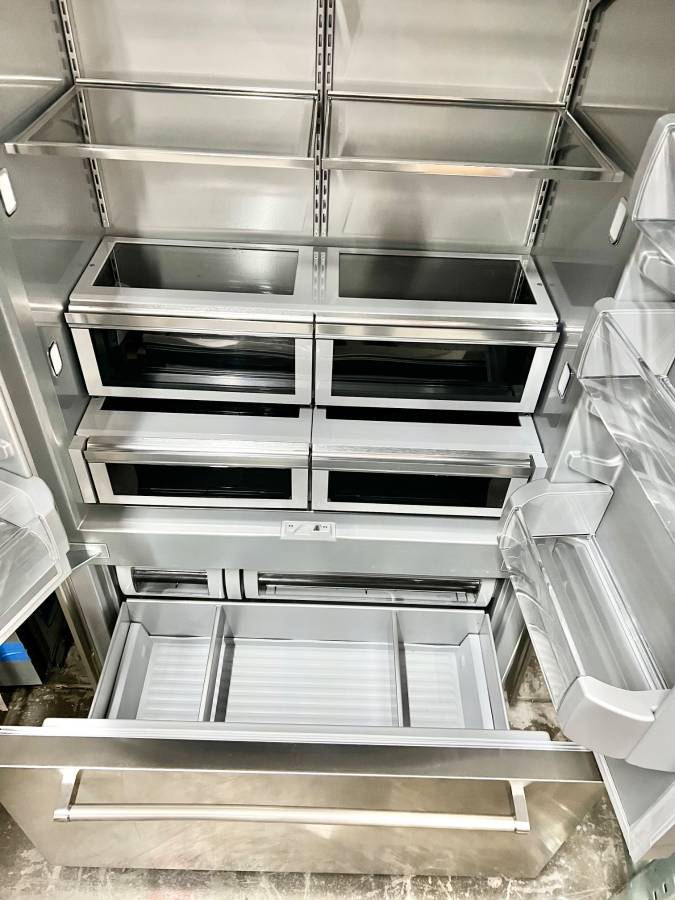 42 INCH KitchenAid KBFN502ESS Built-In French Door Refrigerator 24.2 cu. ft., 4 Glass Shelves, Preserva Food Care System, Automatic Ice Maker, Platinum Interior, LED * New Open Box * Door Open Alarm, Sabbath, ENERGY STAR Stainless Steel