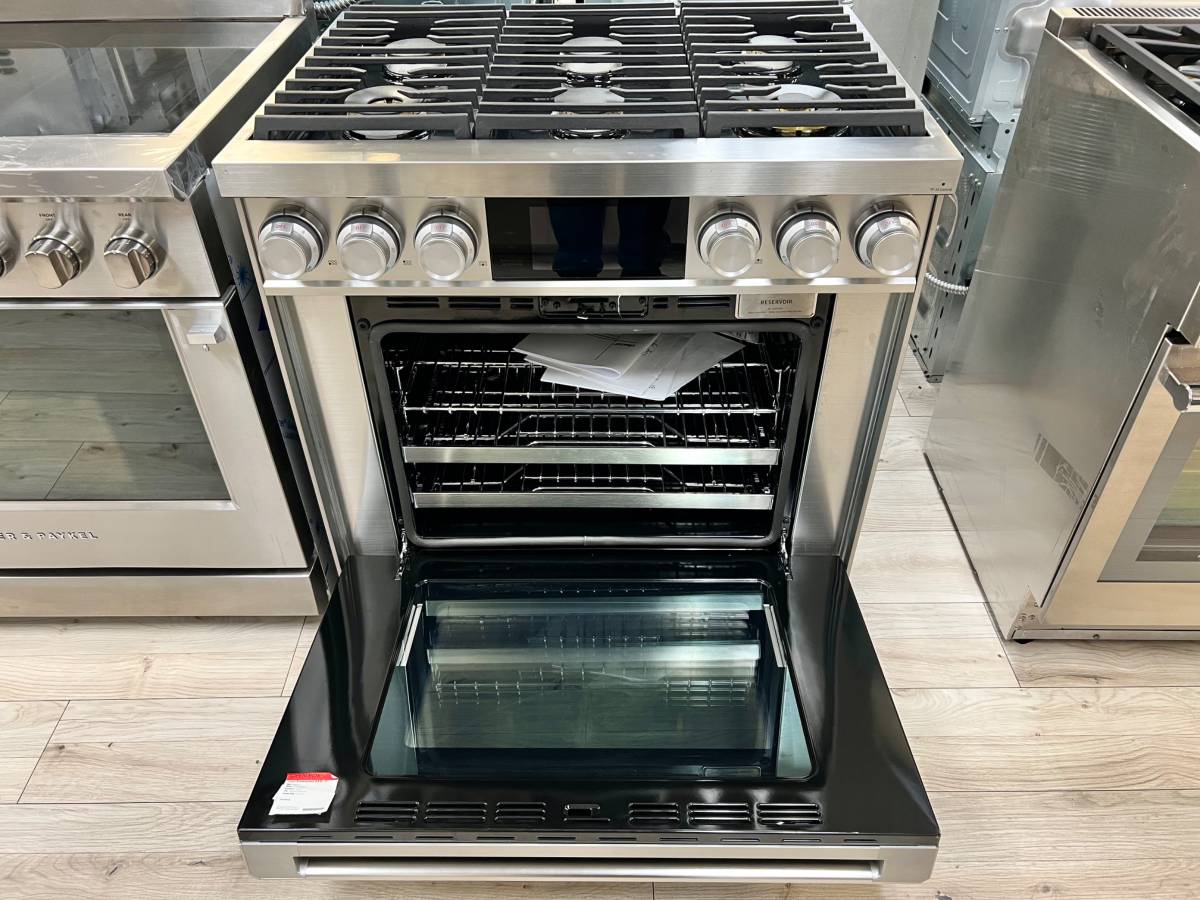 36 INCH Dacor Contemporary DOP36C86DLS Freestanding Dual Fuel Smart Steam Range with 6 Sealed Burners, 4.8 cu. ft. Oven Capacity, and Four-Part Pure Convection: Silver Stainless Natural gas Or Propane LP