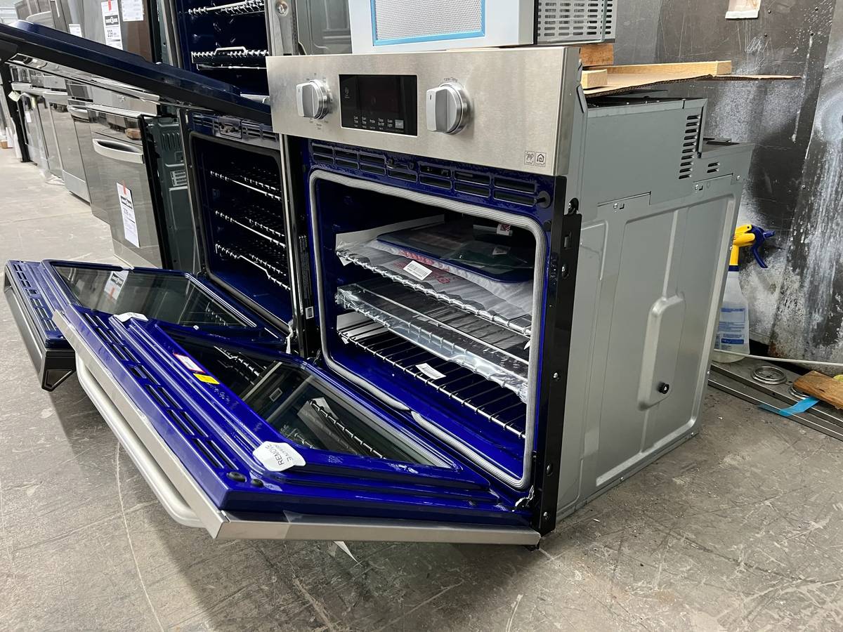 30 INCH LG Studio Smart Single Wall Oven LSWS307ST , Convection Cooking , Gliding Rack System,, Hidden Bake, Self Cleaning, * New Open Box * Wi-Fi, 4.7 cu. ft. Stainless Steel