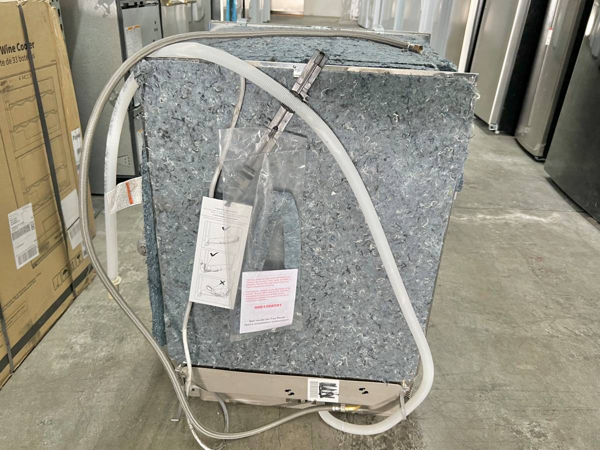 24 INCH Bosch Benchmark SHV9PCM3N Panel Ready Dishwasher * New Open Box Fully Integrated Built In Panel Ready Smart Dishwasher , 9 Wash Cycles , Flexible 3rd Rack , 39 dBA , Precision Wash , Power Control , 16 Place Setting Capacity .