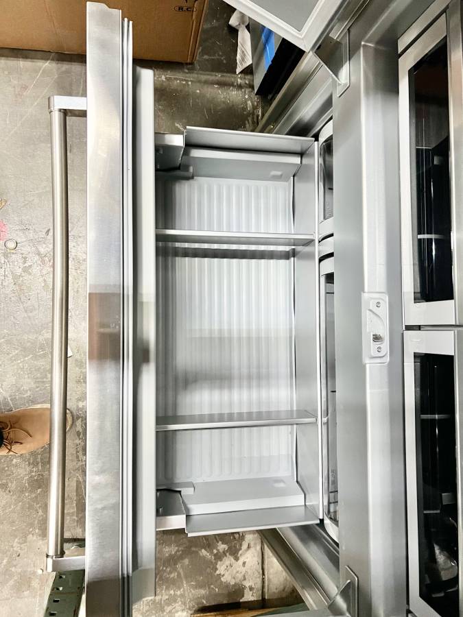 42 INCH KitchenAid KBFN502ESS Built-In French Door Refrigerator 24.2 cu. ft., 4 Glass Shelves, Preserva Food Care System, Automatic Ice Maker, Platinum Interior, LED * New Open Box * Door Open Alarm, Sabbath, ENERGY STAR Stainless Steel
