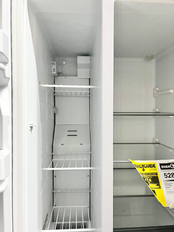 33 INCH Whirlpool WRS312SNHW Side by Side Refrigerator White * NEW * Freestanding 21.72 Cu. Ft. , Adjustable Gallon Door Bins, LED Interior Lighting, Hidden Hinges, Frameless Glass Shelves, Optional Icemaker, White .
