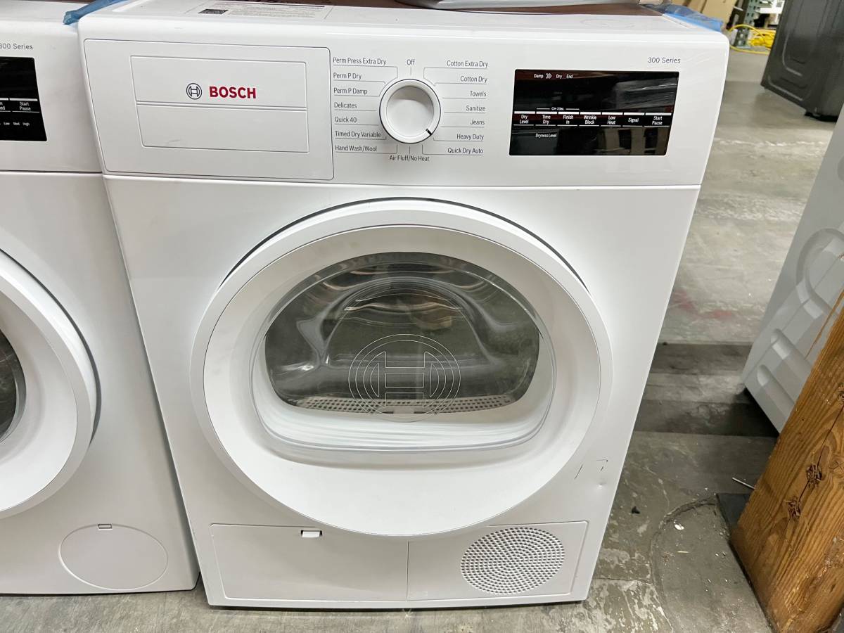 24 Inch Bosch Washer and Dryer Energy Star White Set New Open Box , Energy Star , ADA , Stackable, Washer Model : WGA14400UC Dryer Model : WPA12100UC