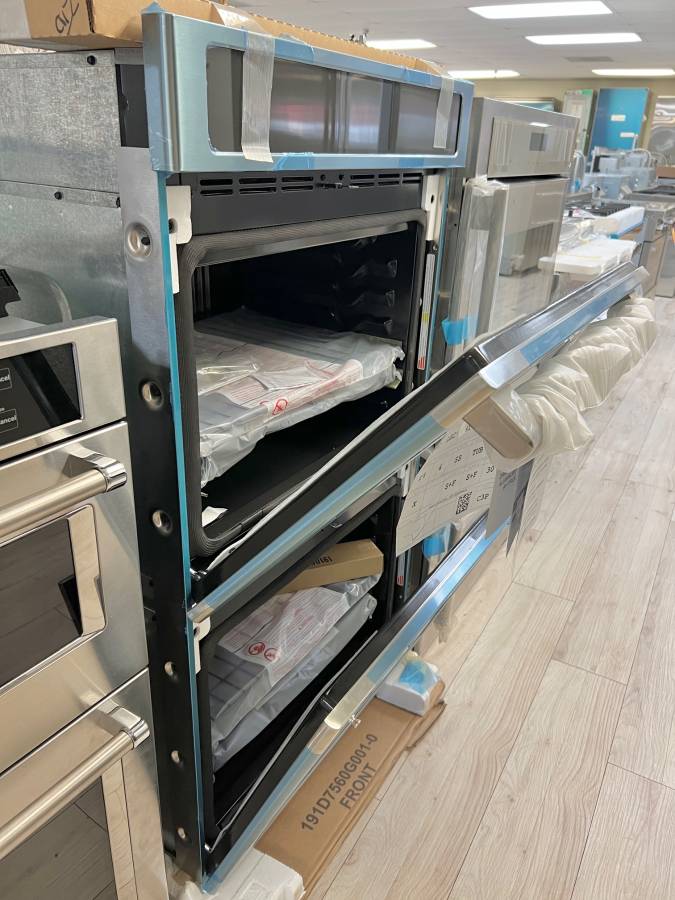 30 Inch GE Cafe CTD70DP2NS1 Double Wall Convection Oven * New Open Box * 10 Cu. Ft. , True European Convection Oven, Self-Clean, Steam Clean Option, Hot-Air Frying, Keep Warm, Proof, Precision Cooking Modes, UL Listed .