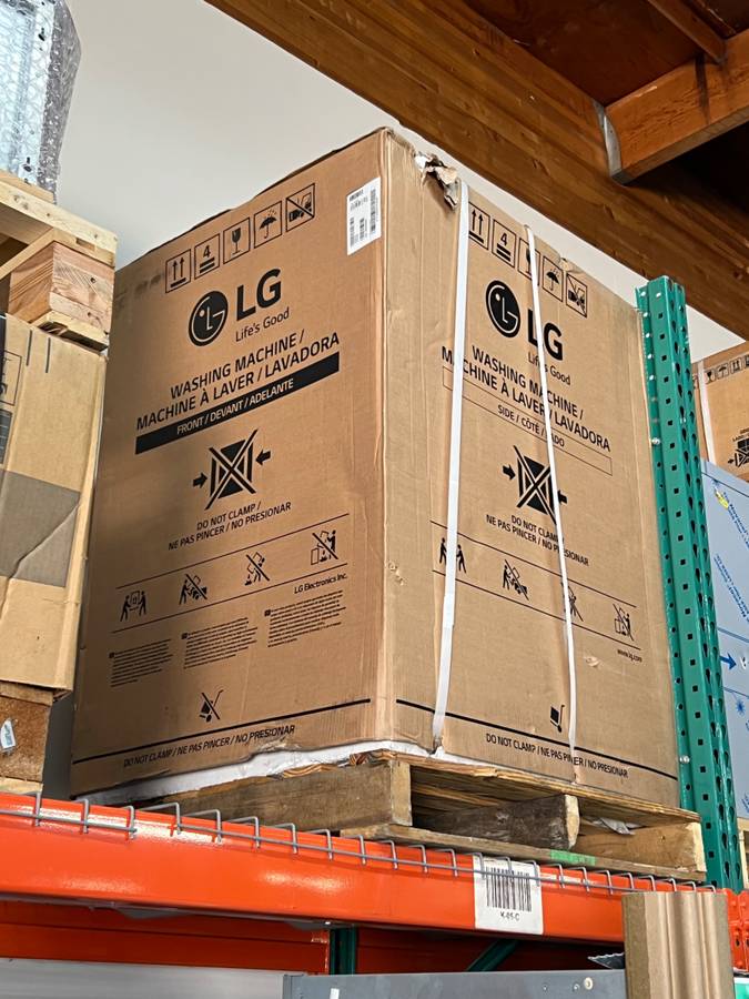 27 INCH LG WM6998HVA Washer Dryer Combo  5 cu ft., Inverter Heat Pump, Ventless,  LCD Dial Control, Turbo Wash 360,  Auto Cleaning Condenser,  Anti- Vibration System, Energy Star , Graphite Steel .  * New Open Box *