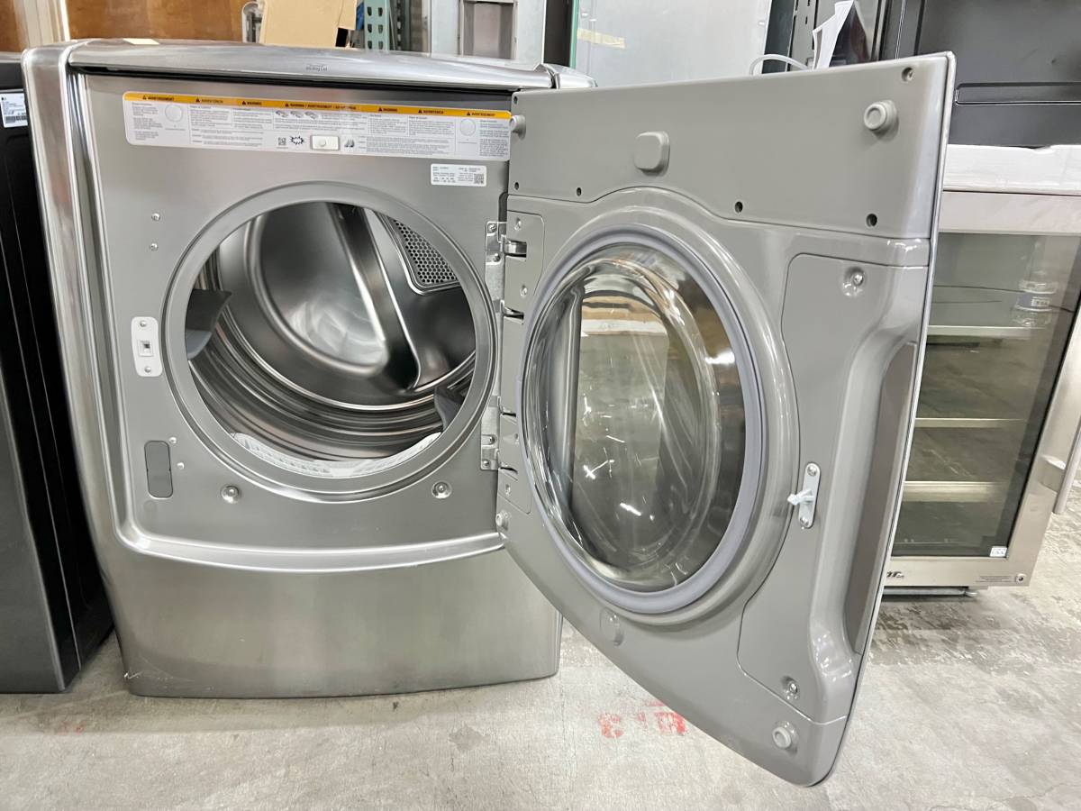 29 INCH LG Turbo Steam Series  DLGX9001V Gas Smart Dryer 9.0 Cu. Ft., Turbo Steam, Thin Q, Flow Sense Duct Clogging Indicator, Never Rust Stainless Steel Drum, Sensor Dry, 14 Dryer Programs, Child Lock, CSA Graphite Steel * New Open Box