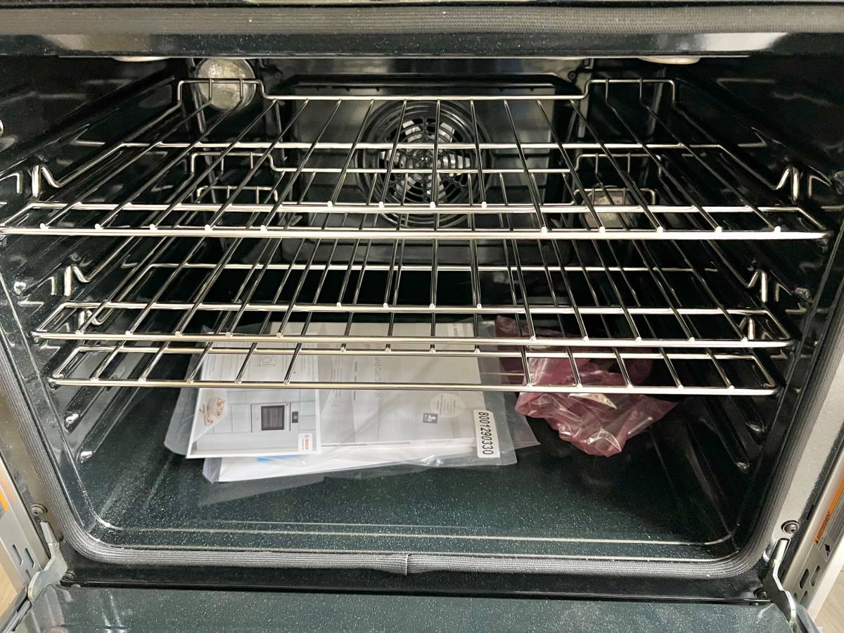 30 INCH Bosch 800 Series HDI8056U Slide-In Dual Fuel Range * New Open Box  * 5 Sealed Burners, 4.6 cu. ft. Oven, Touch Control, Warming Drawer,  Meat Probe, Self-Clean, Sabbath , Stainless Steel