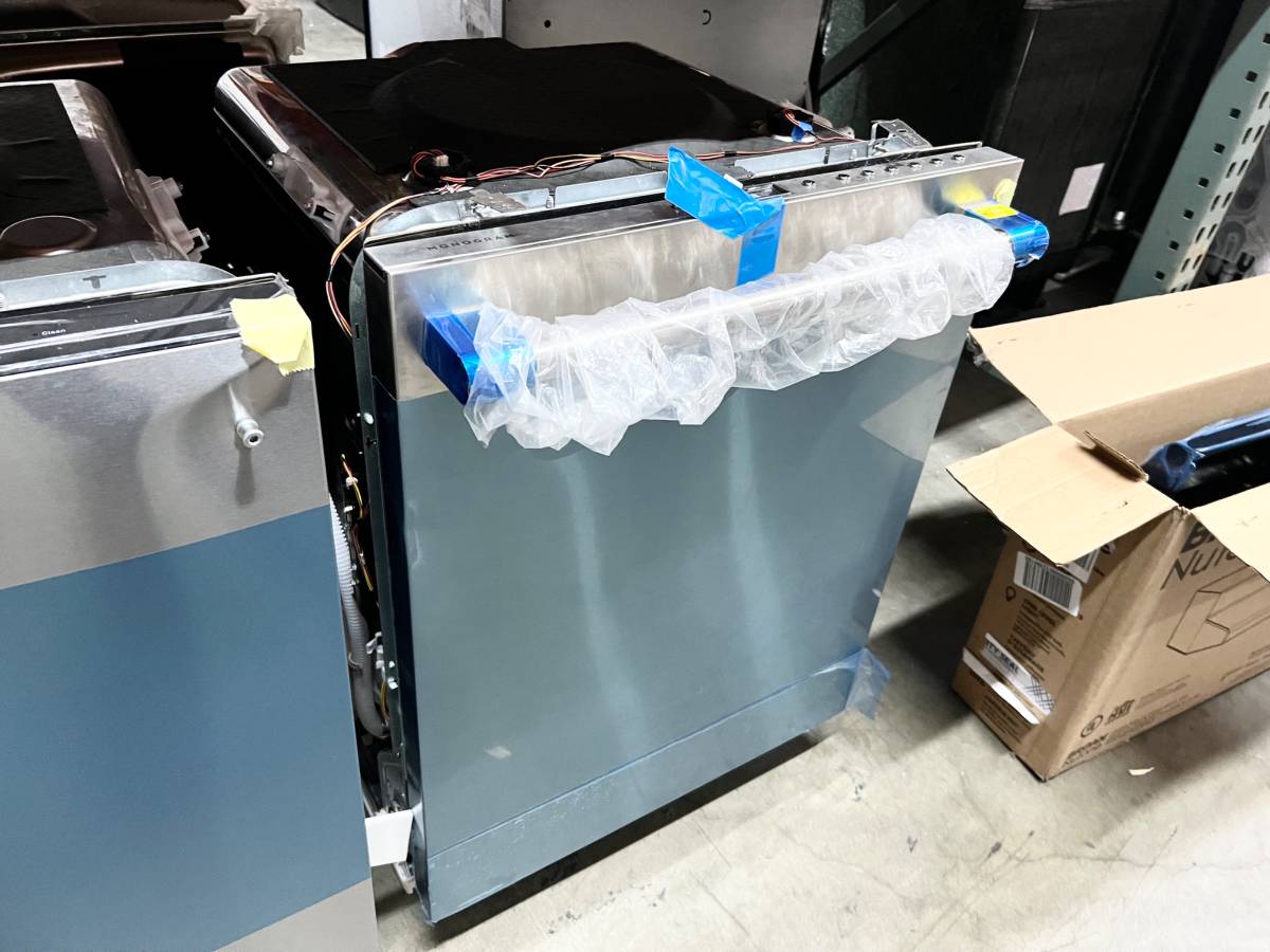 24 Inch GE Monogram Statement Series ZDT925SPNSS Dishwasher * NEW * Open Box Stainless Steel