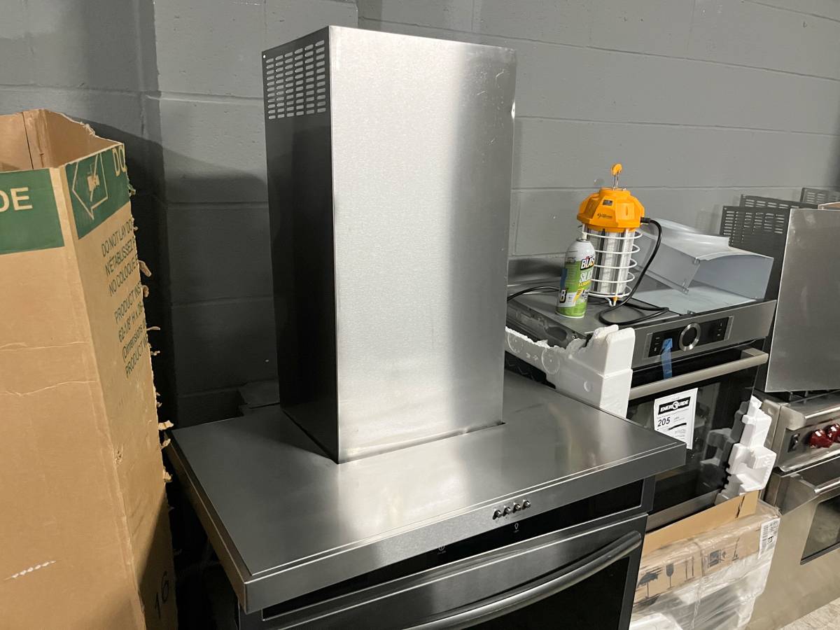 30 INCH Whirlpool WVW57UC0FS Wall Mount Range Hood Stainless new open box Stainless Steel 400 CFM Blower Inline Included