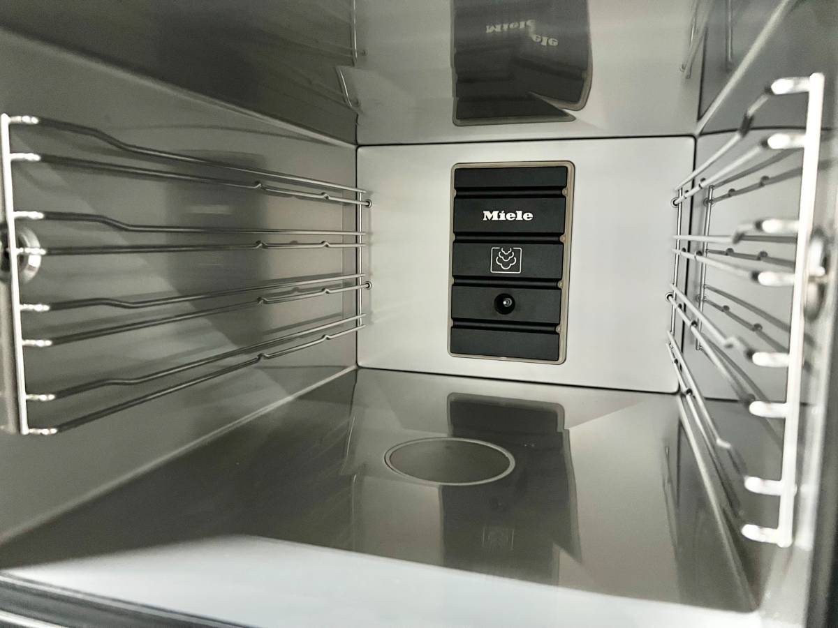 24 INCH Miele DG6600 Single Electric Steam Oven , European Convection * New Open Box * Stainless MasterChef , MultiSteam , Temperature Probe , XL Cavity , PerfectClean Finish , Sensor Tronic Controls , Silhouette Handle, Sabbath Mode, Clean Touch Steel
