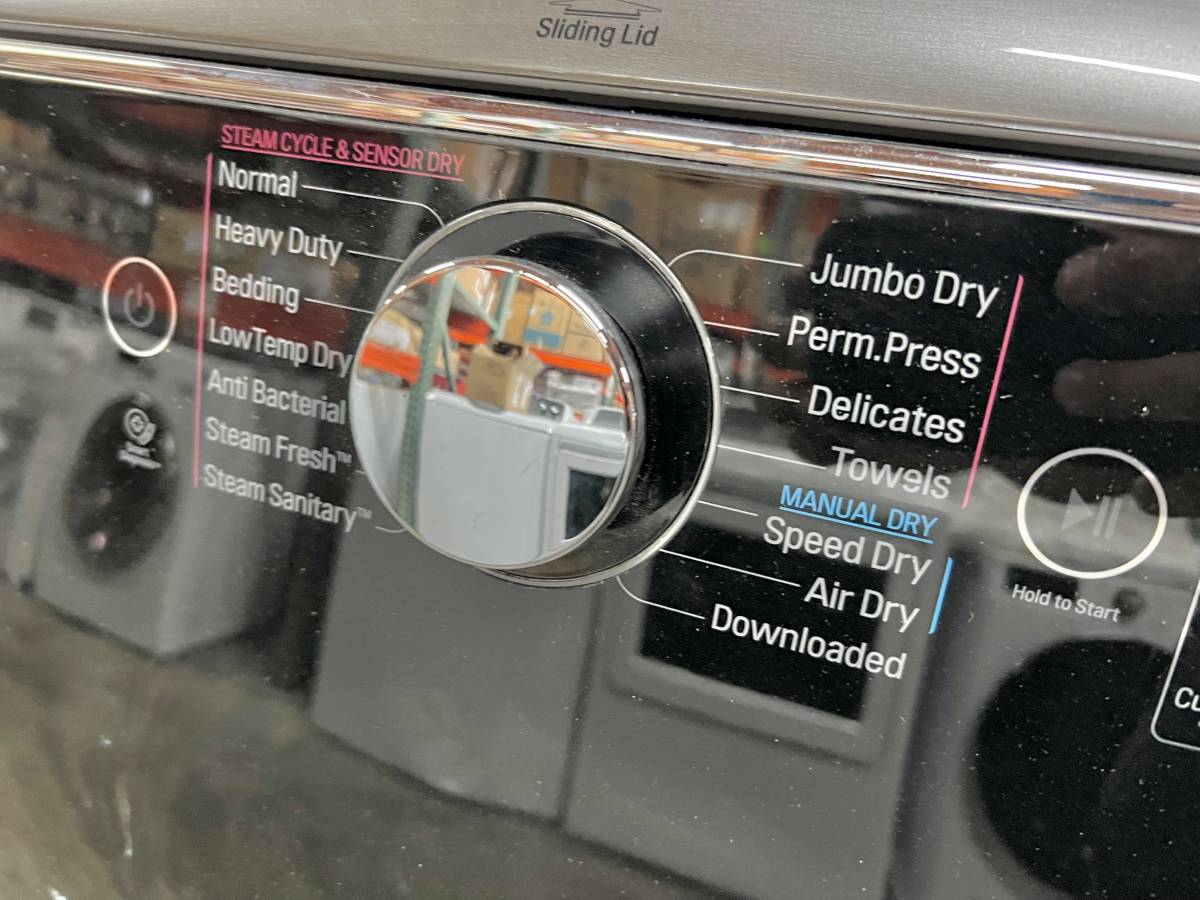 29 INCH LG Turbo Steam Series  DLGX9001V Gas Smart Dryer 9.0 Cu. Ft., Turbo Steam, Thin Q, Flow Sense Duct Clogging Indicator, Never Rust Stainless Steel Drum, Sensor Dry, 14 Dryer Programs, Child Lock, CSA Graphite Steel * New Open Box