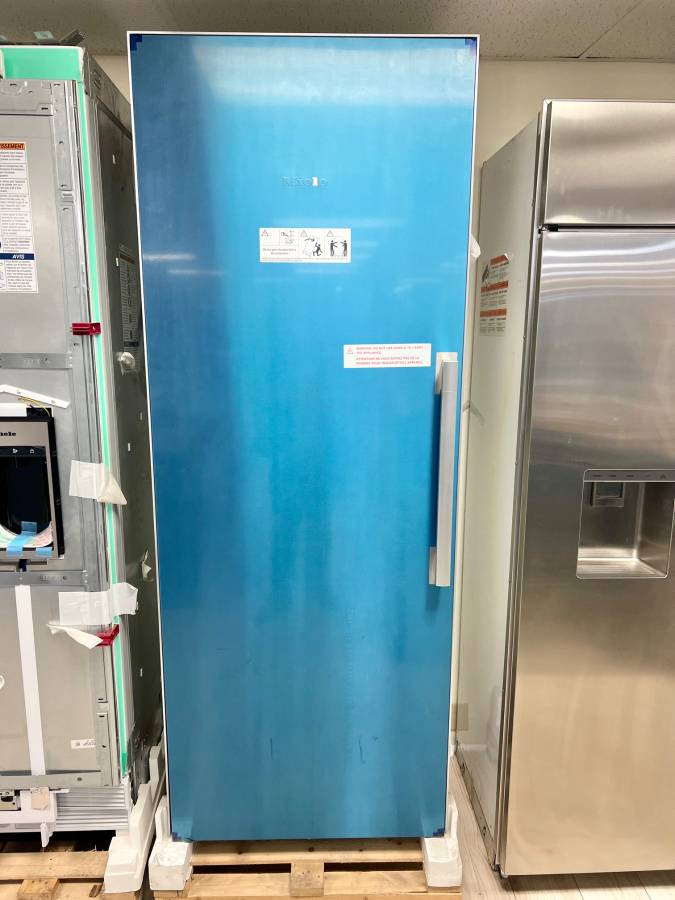 30 INCH Miele BUILT IN K2811SF Refrigerator Column ,ENERGY STAR * New Open Box * 16.8 Cu. Ft. Capacity, WIFI, Push 2 open, MaxLoad Hinge, Sabbath, Active AirClean Filter, ENERGY STAR Stainless Steel, Left Hinge .