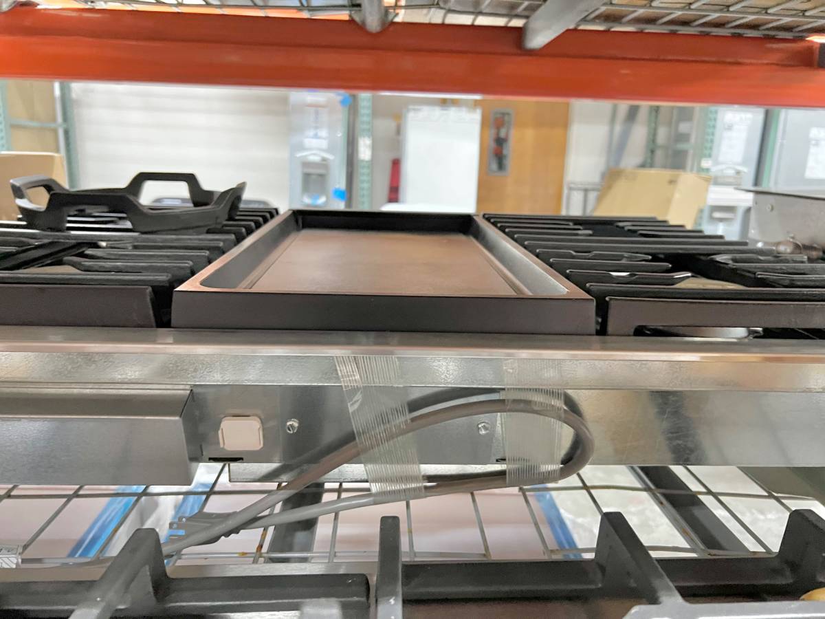 36 INCH Dacor Contemporary DTT36M974LS Gas Rangetop * New Open Box * 4 Sealed Burners, Continuous Grates, Auto Connected Hood, Simmer Sear Burners, Illumina Knobs, Electric Griddle , Stainless Steel, Natural Gas