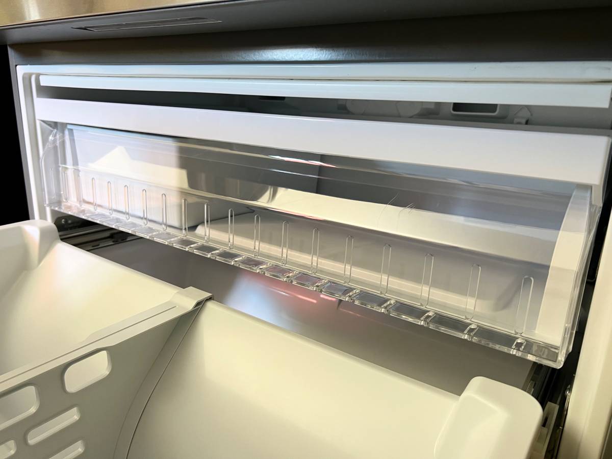 36 INCH Thor Kitchen TRF3601FD Counter Depth French Door Refrigerator * New Open Box  21.6 cu.ft., Ice Water Dispenser, Counter Depth, Triple-Tech Cooling System, Crisper Drawers, Super Freezing and Cooling Function, ENERGY STAR