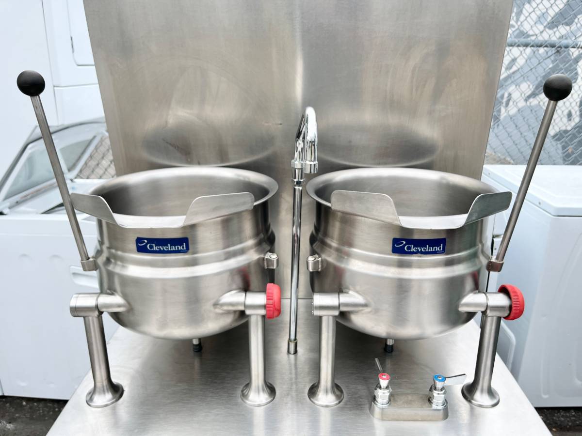 Commercial Cleveland Range 36GMK66200 Twin 6 Gal Gas Kettle Cabinet * Used Condition