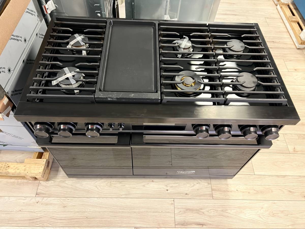 48 INCH Dacor Contemporary DOP48M96DLM Freestanding Professional Dual Fuel Smart Range with 6 Sealed Burners, Double Oven, 6.6 Cu. Ft. , Steam, Self-Clean, Dual-Stack Burners, Electric Griddle, Graphite Stainless, Gas * New Open Box *