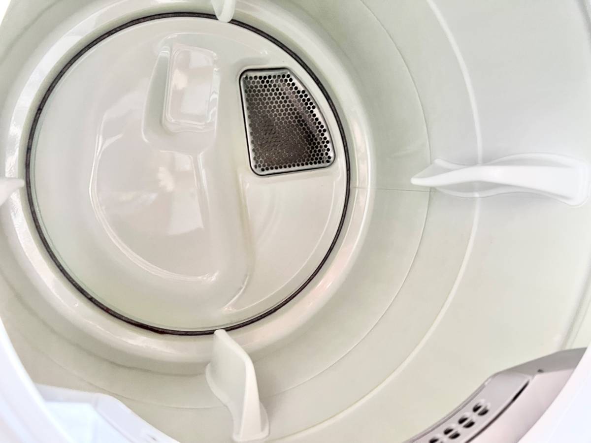 27 INCH Whirlpool Duet WED70HEBW Electric Dryer 7.4 cu. ft. White , Used Condition , LED , Wrinkle Shield , Quad Baffles, ADA , 30 AMP , 60Hz, 240V