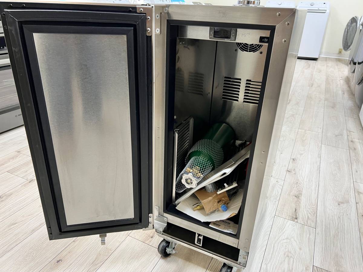15 INCH Perlick HP15TS31L Built-in Indoor Beer Dispenser Sixth Barrel * New Open Box * 525 BTU Compressor, 650SS, Stainless Steel , Left Hinge