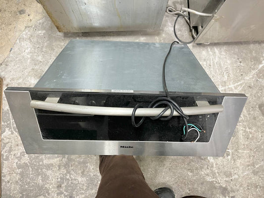30 INCH Miele WD01 Warming Drawer Built In to Cabinet, Stainless Steel, Used Condition ,