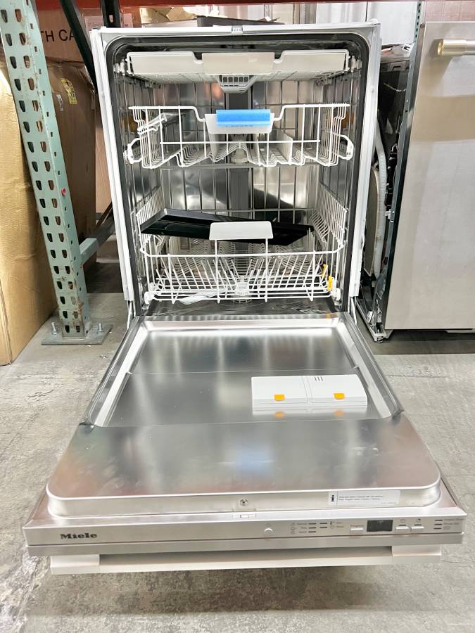 24 INCH Miele G 5000 Series G5056SCVI Fully Integrated Dishwasher Original Cutlery Tray, 44 dBA, Sanitize, PureLine Handle, Energy Star Stainless Steel Panels Included * New Open Boxn PANEL READY