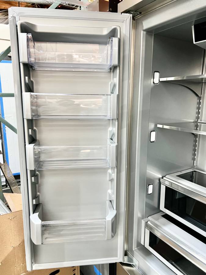 42 INCH KitchenAid KBFN502ESS Built-In French Door Refrigerator 24.2 cu. ft., 4 Glass Shelves, Preserva Food Care System, Automatic Ice Maker, Platinum Interior, LED * New Open Box * Door Open Alarm, Sabbath, ENERGY STAR Stainless Steel