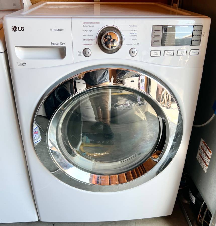 27 INCH LG Steam Dryer DLGX3371W  7.4 cu. ft. Gas Dryer White , Used Condition