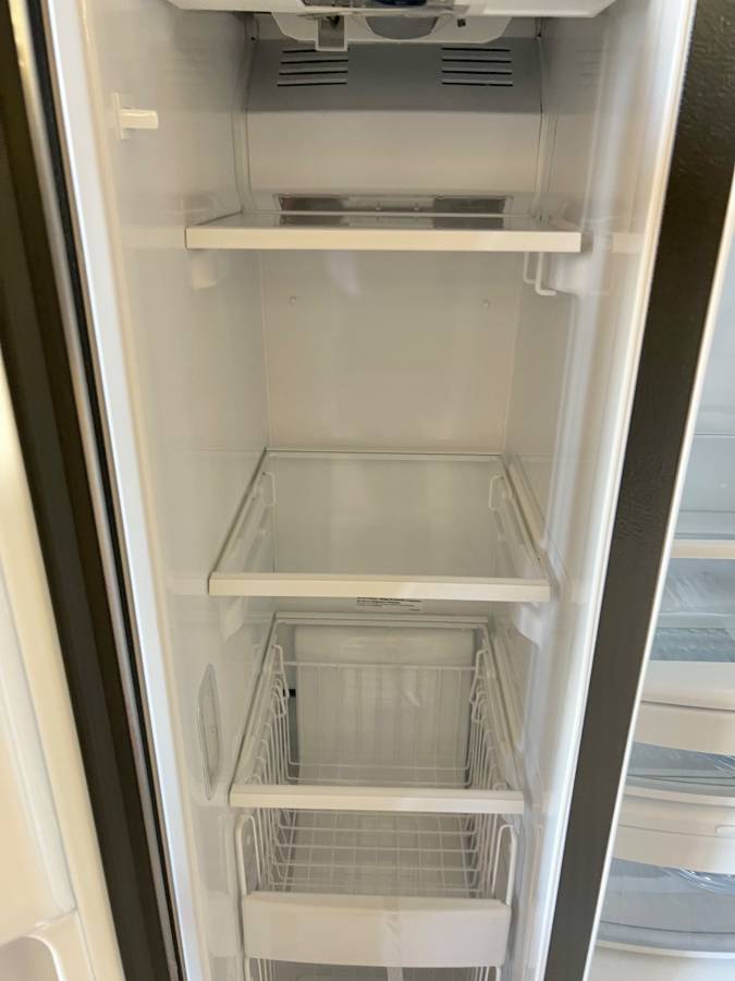 36 INCH GE GZS22IYNYHFS Counter Depth Side by Side Freestanding Refrigerator * New Open Box * 21.8 Cu. Ft. , Showcase LED Lighting, External Filtered Water Dispenser , Ice Dispenser AHAM Fingerprint Resistant Stainless Steel .
