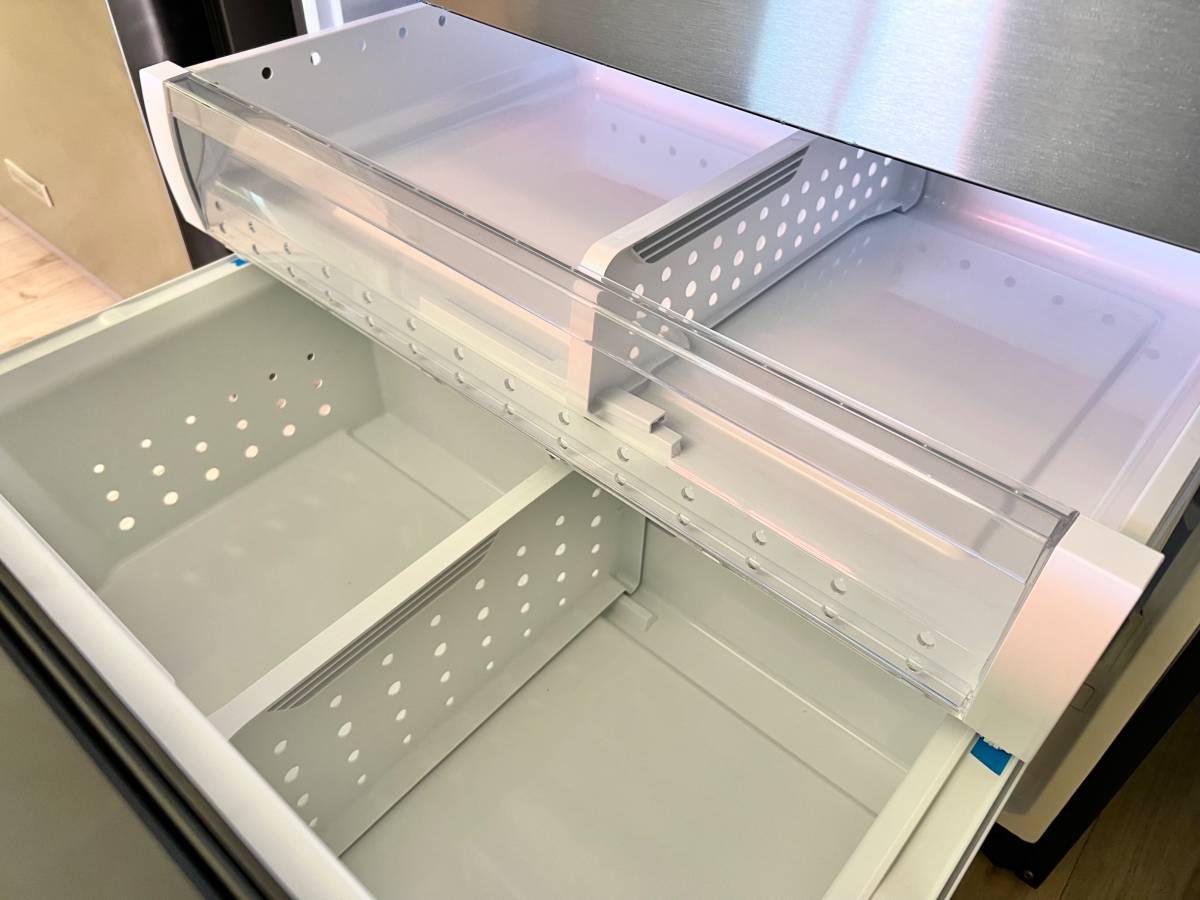 36 INCH GE PROFILE PVD28BYNGFS 4 Door French Door Smart Refrigerator , 27.9 CU Ft , Door in Door , Adjustable Temperature Drawer , LED Light Wall , Wi-Fi , Water and Ice Dispenser , Energy Star * New Open Box * , Stainless Steel .