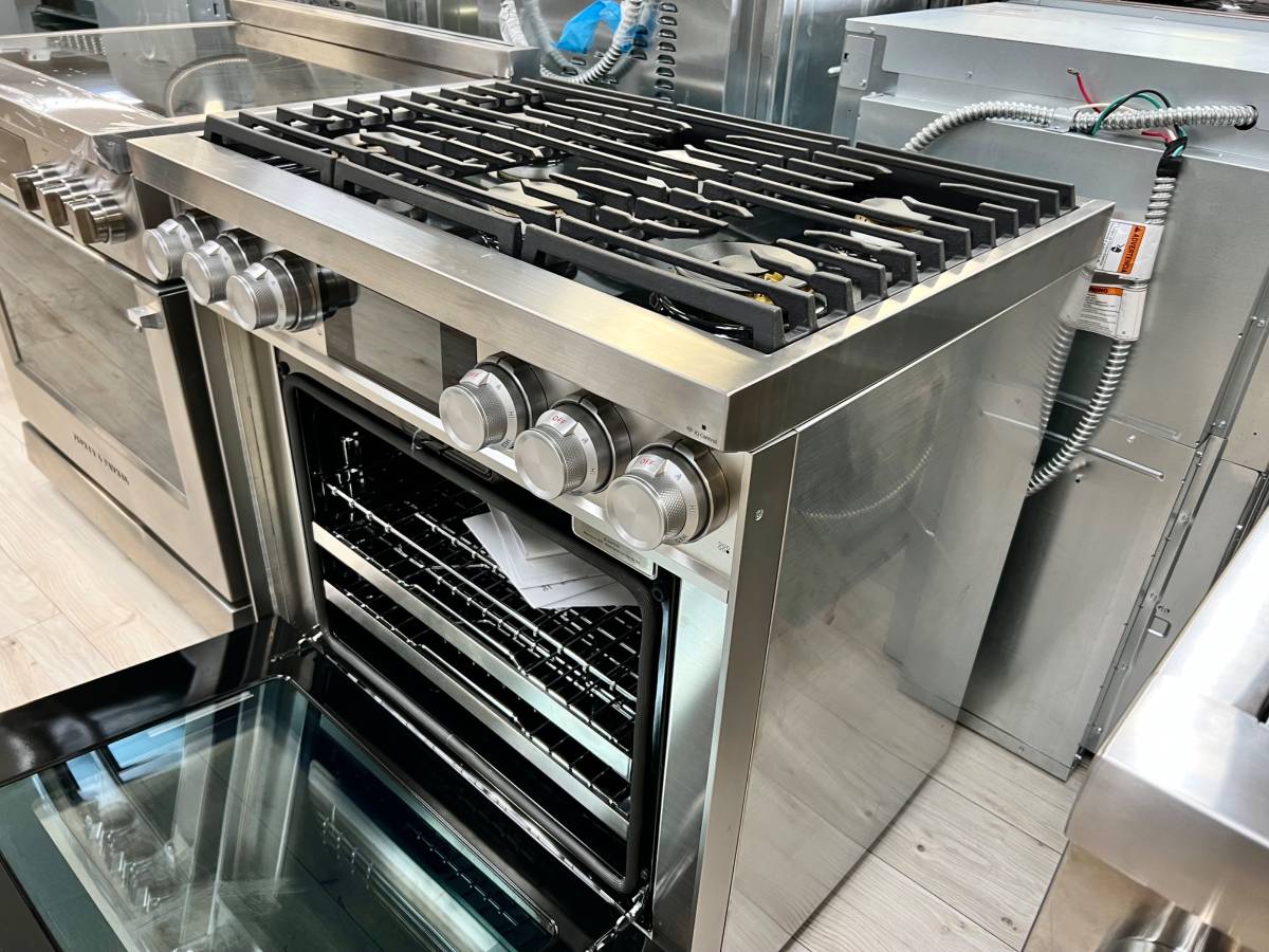 36 INCH Dacor Contemporary DOP36C86DLS Freestanding Dual Fuel Smart Steam Range with 6 Sealed Burners, 4.8 cu. ft. Oven Capacity, and Four-Part Pure Convection: Silver Stainless Natural gas Or Propane LP