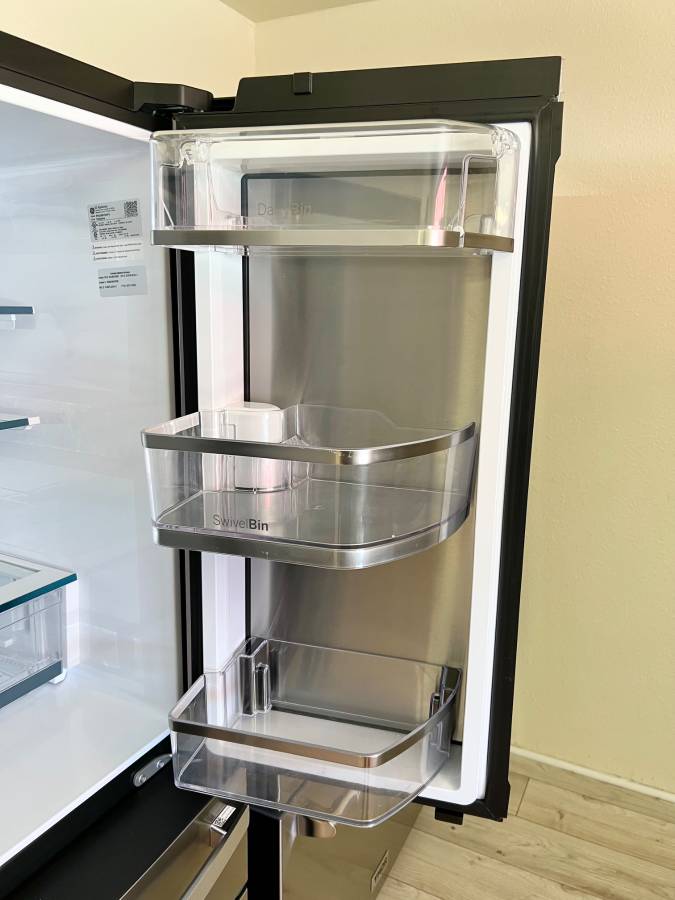36 INCH GE PROFILE PVD28BYNGFS 4 Door French Door Smart Refrigerator , 27.9 CU Ft , Door in Door , Adjustable Temperature Drawer , LED Light Wall , Wi-Fi , Water and Ice Dispenser , Energy Star * New Open Box * , Stainless Steel .