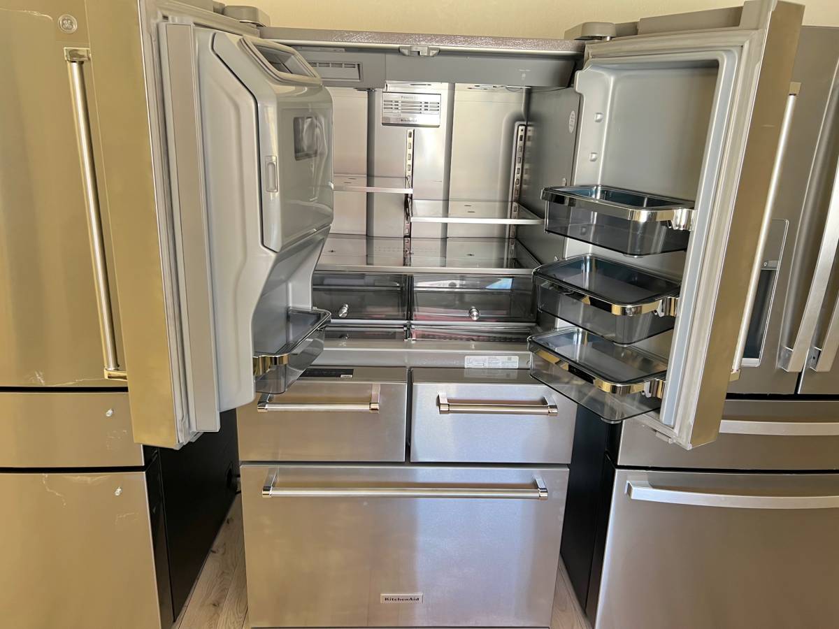 36 INCH KitchenAid KRMF706ESS 5-Door French Door Refrigerator * New Open Box *Freestanding 5-Door French Door Refrigerator 25.8 cu. ft., 5 Shelves, 2 Soft-Close Drawers, Exterior Ice and Water Dispenser, LED Lighting Sabbath Stainless Steel