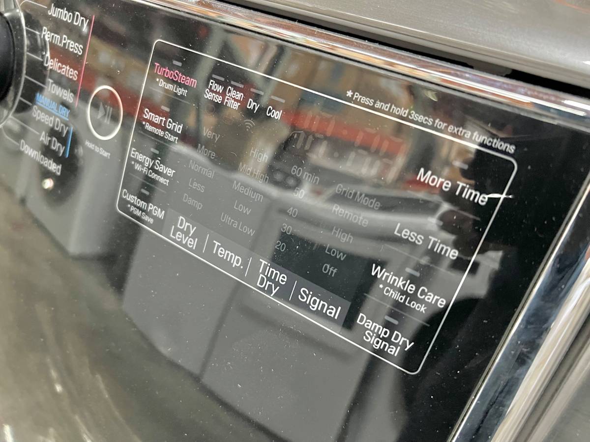 29 INCH LG Turbo Steam Series  DLGX9001V Gas Smart Dryer 9.0 Cu. Ft., Turbo Steam, Thin Q, Flow Sense Duct Clogging Indicator, Never Rust Stainless Steel Drum, Sensor Dry, 14 Dryer Programs, Child Lock, CSA Graphite Steel * New Open Box