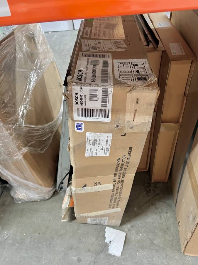 36 INCH Bosch 800  HDD86051UC  Convertible Downdraft RANGE Hood * New Open Box * Convertible Downdraft Hood 3-Speed 600 CFM (Blower Sold Separately), Dishwasher Safe Mesh Filters, Integrated Knob Control,  13-Inch Tall Design , Stainless Steel. 