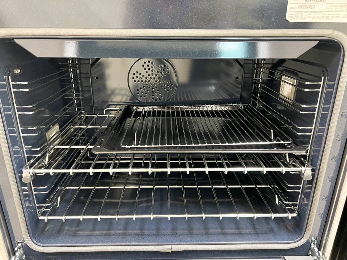 30 INCH Bertazzoni Professional PROF304INSXT Electric INDUCTION Range 4 Heating Zones, 4.6 cu. ft. , Pyrolytic Self Clean, Electric Broiler, Dual Convection Fans, Smooth-Glide Telescopic Rack, Soft-Close Door, Food Probe Stainless Steel