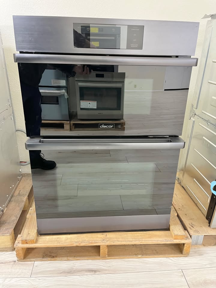 30 INCH Dacor DOC30M977DM Smart Electric Combination combo Wall Oven iQ Kitchen, Microwave Convection, GreenClean Self-Clean, Four-Part Dual Pure Convection, 1.9 cu. ft. Microwave, 4.8 cu. ft. Oven Steam Assist, Graphite Stainless * New Open Box