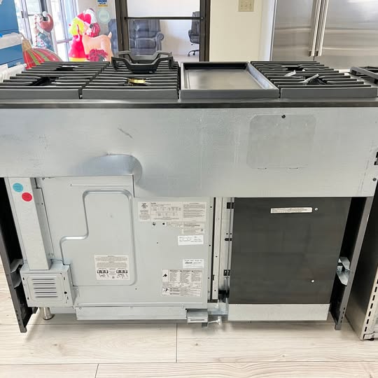 48 INCH Dacor Contemporary DOP48M96DLM Freestanding Professional Dual Fuel Smart Range with 6 Sealed Burners, Double Oven, 6.6 Cu. Ft. , Steam, Self-Clean, Dual-Stack Burners, Electric Griddle, Graphite Stainless, Gas * New Open Box *