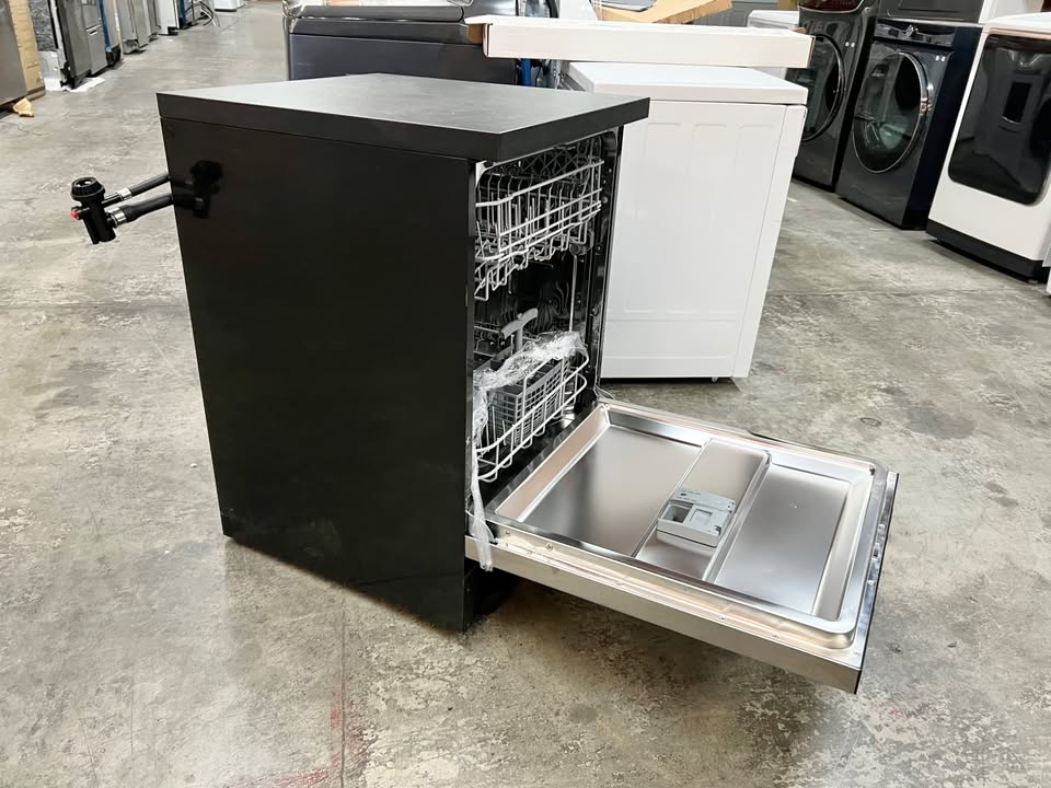 24 iNCH GE GPT225SSL2SS GE Portable Dishwasher, Piranha Hard Food Disposer, Stainless New Open Box
