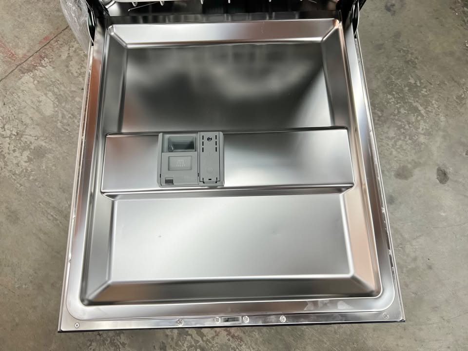 24 iNCH GE GPT225SSL2SS GE Portable Dishwasher, Piranha Hard Food Disposer, Stainless New Open Box