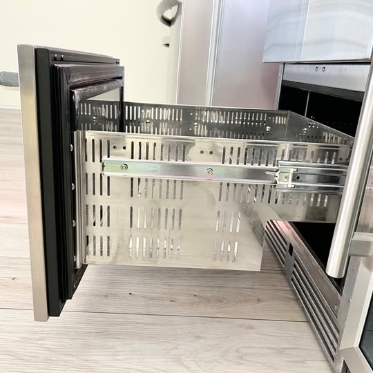 24 INCH Perlick Signature Series HP24FS35 Built-in Under Counter Freezer Drawers 5.2 cu. ft. * New Open Box * stainless Steel