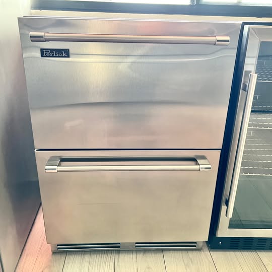 24 INCH Perlick Signature Series HP24FS35 Built-in Under Counter Freezer Drawers 5.2 cu. ft. * New Open Box * stainless Steel