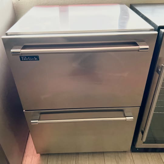 24 INCH Perlick Signature Series HP24FS35 Built-in Under Counter Freezer Drawers 5.2 cu. ft. * New Open Box * stainless Steel
