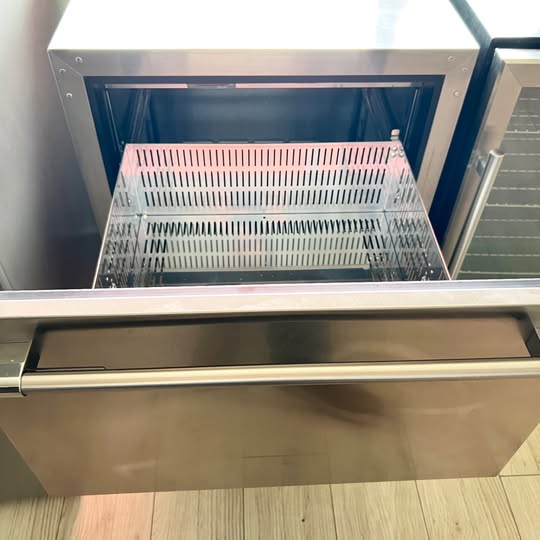 24 INCH Perlick Signature Series HP24FS35 Built-in Under Counter Freezer Drawers 5.2 cu. ft. * New Open Box * stainless Steel