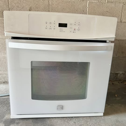 27 INCH Kenmore Electric Built In Single Wall Oven Built In White Used Condition